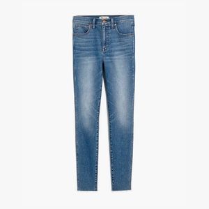 Madewell 10" high-rise skinny jeans in ainsworth wash: raw-hem edition